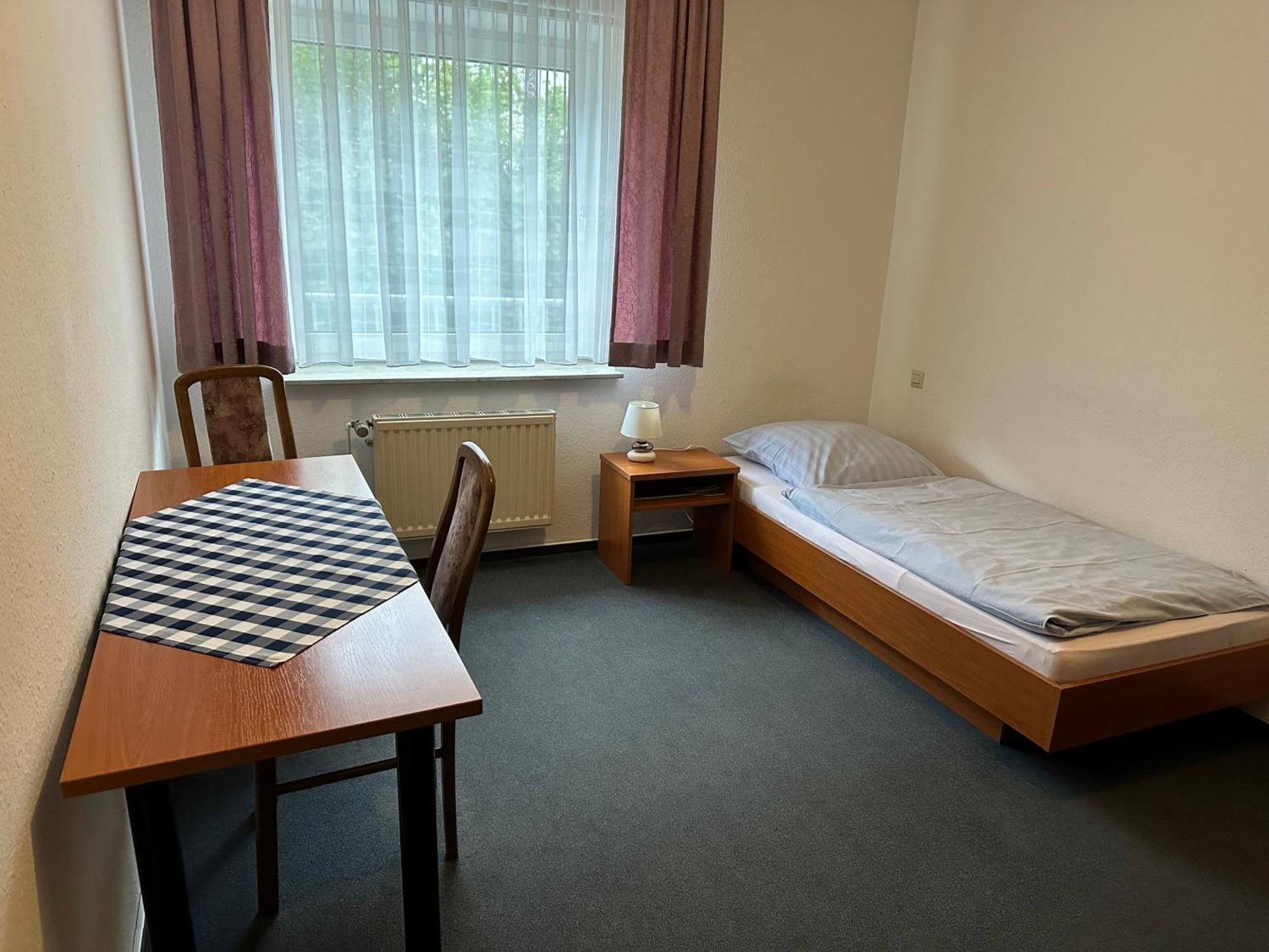 Haus Pegasus Otel Garbsen Oda fotoğraf